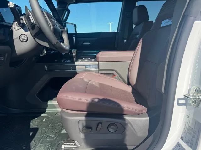 New 2026 GMC Hummer EV SUV w/ LPO, Illumination Package AWD/4WD image 9
