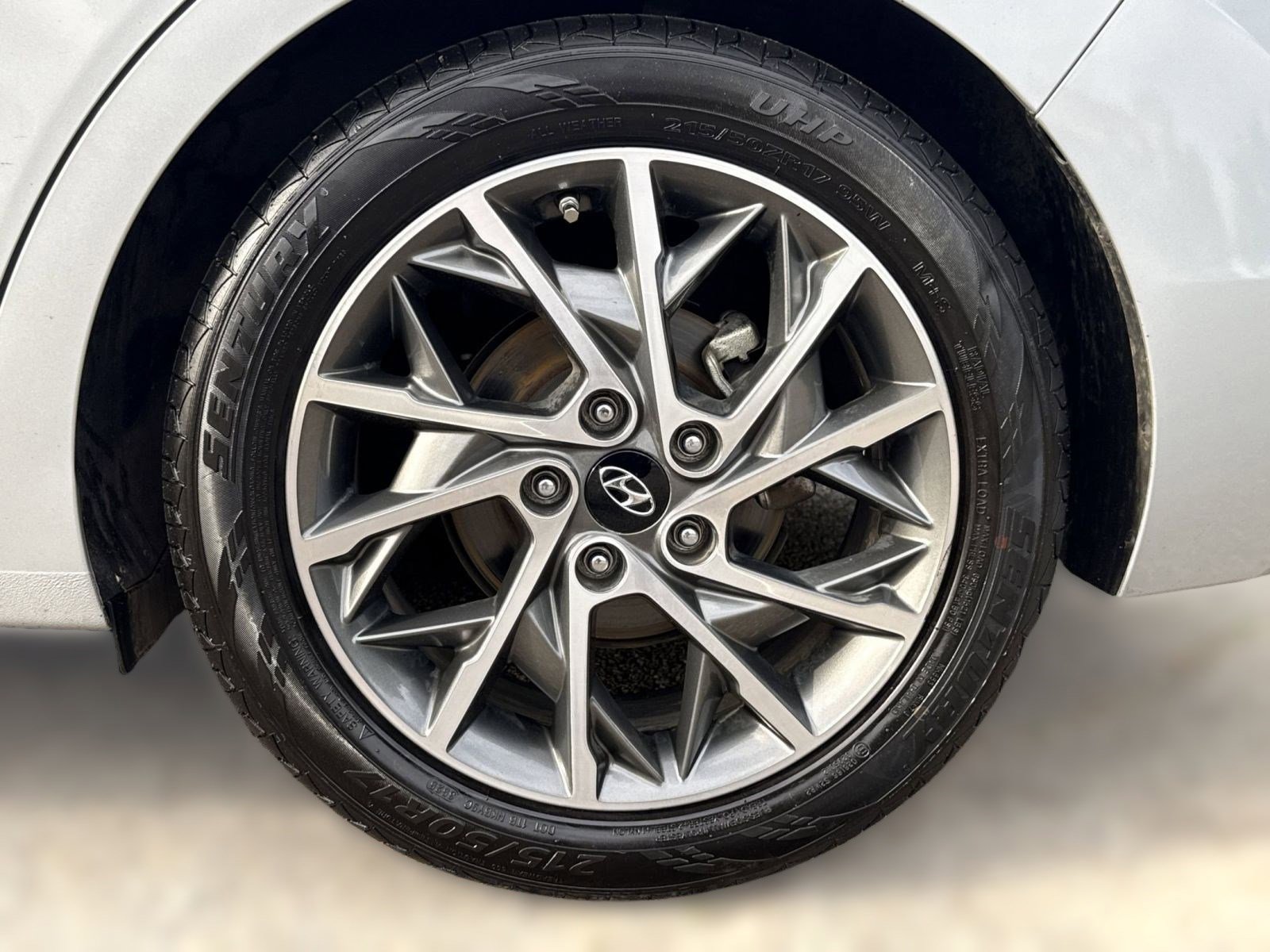 Used 2020 Hyundai Elantra Limited image 24