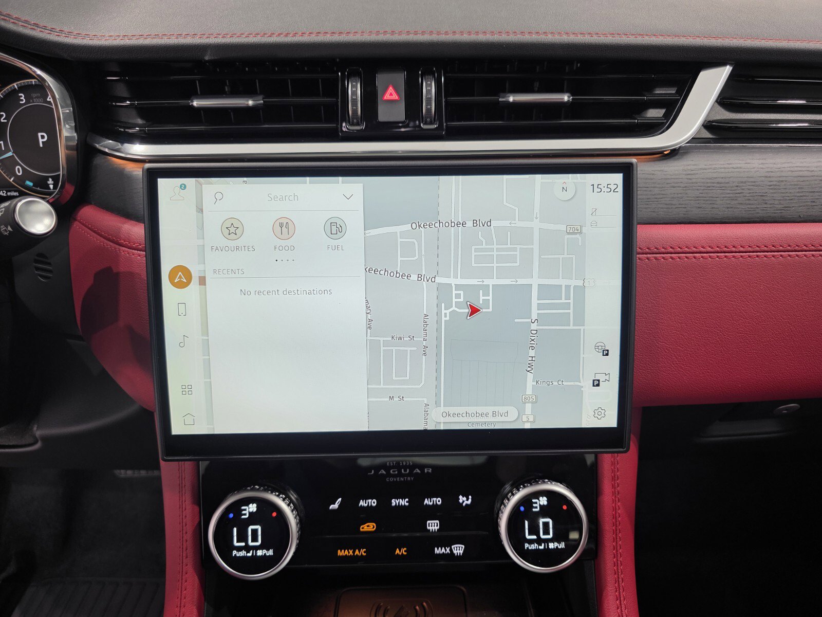 New 2026 Jaguar F-PACE R-Dynamic S image 18
