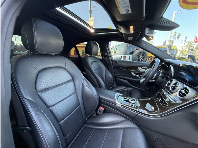 Used 2020 Mercedes-Benz C 300 Sedan image 31