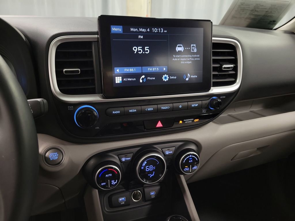 Used 2025 Hyundai Venue SEL FWD image 14
