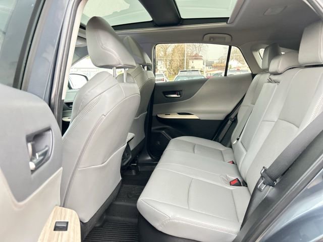 Used 2023 Toyota Venza Limited image 18