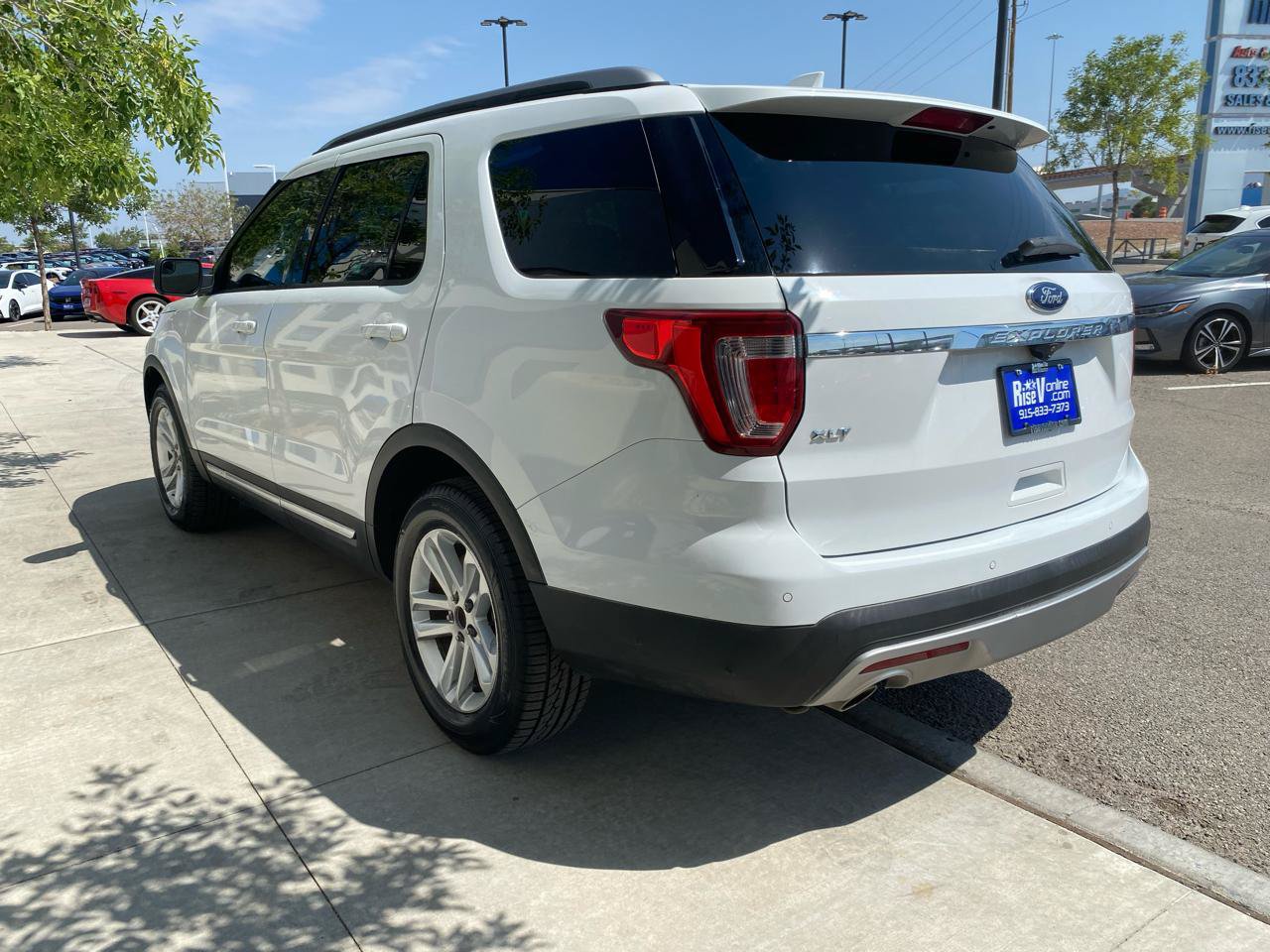 Used 2017 Ford Explorer XLT FWD image 12