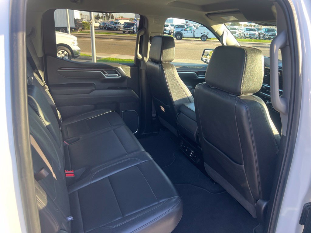 Used 2025 GMC Sierra 1500 SLT AWD/4WD image 40
