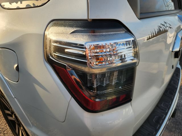 Used 2020 Toyota 4Runner Limited AWD/4WD image 7