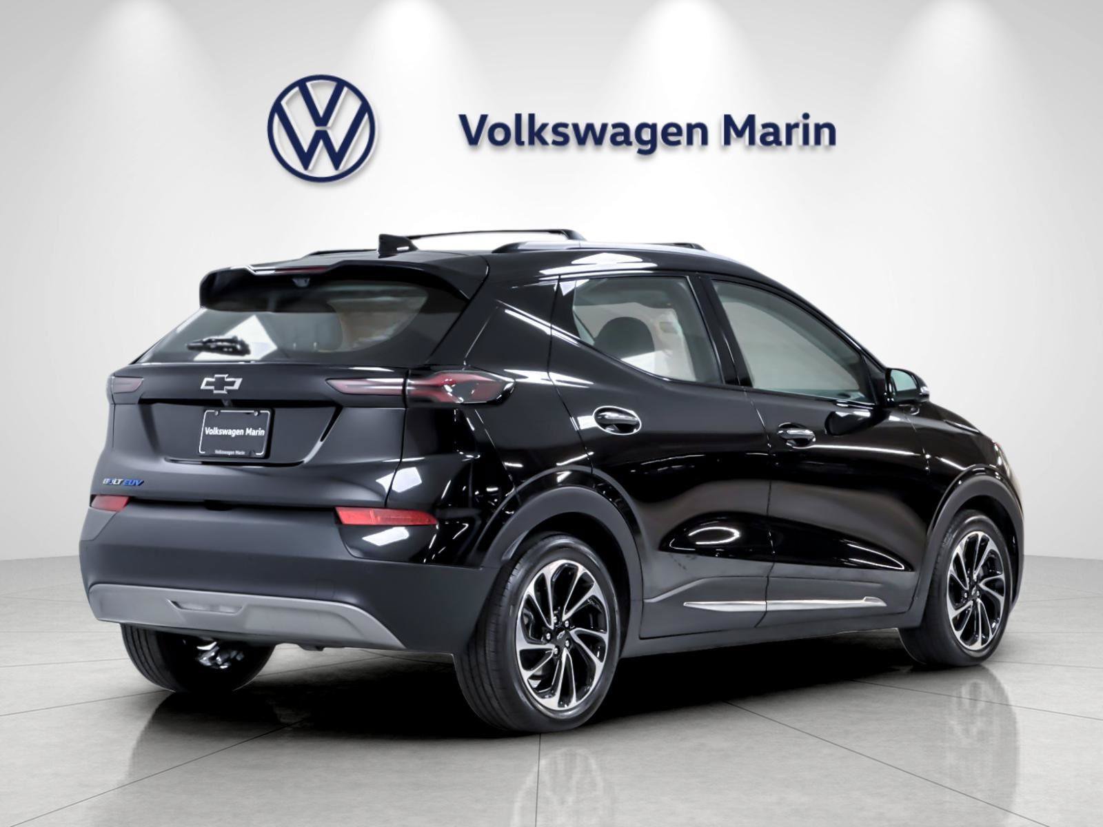 Used 2022 Chevrolet Bolt EUV Premier w/ Sun & Sound Package FWD image 5