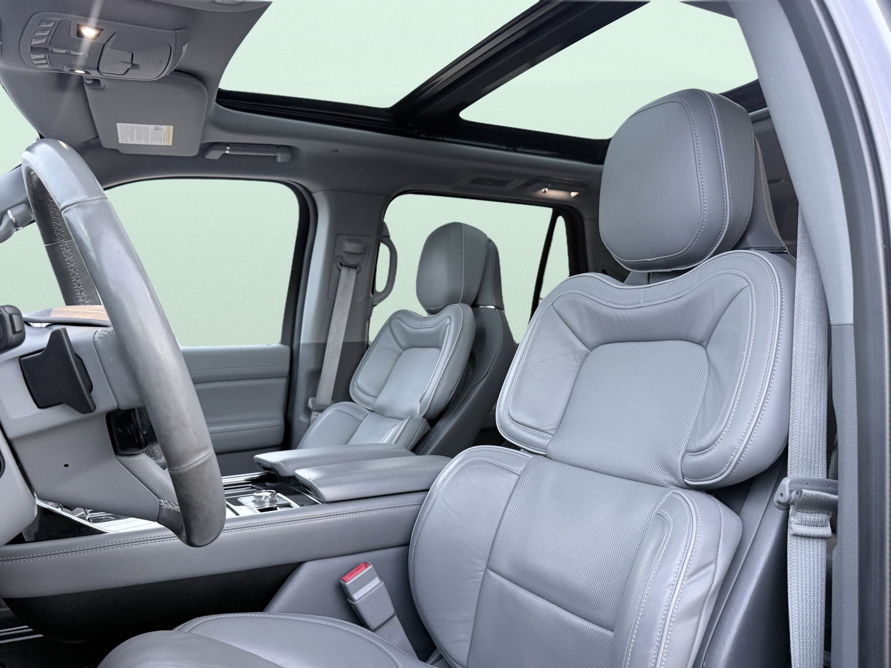 Used 2018 Lincoln Navigator Reserve w/ Technology Package image 30