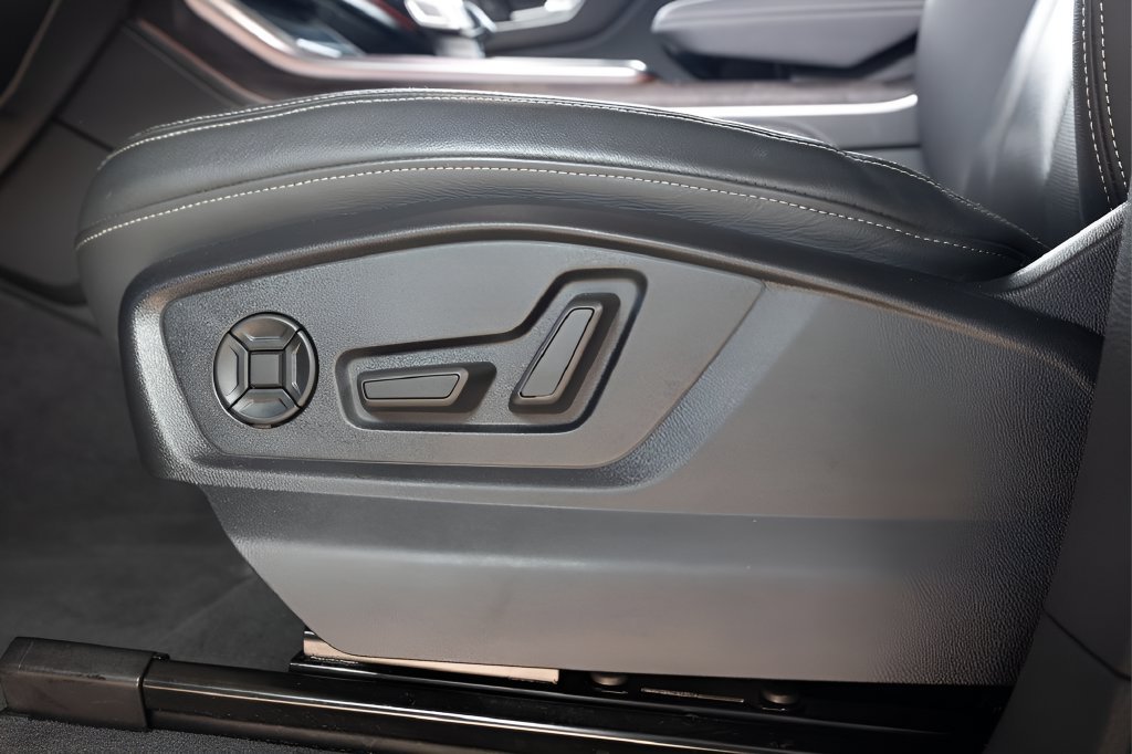 Used 2023 Audi Q8 Premium Plus AWD/4WD image 45