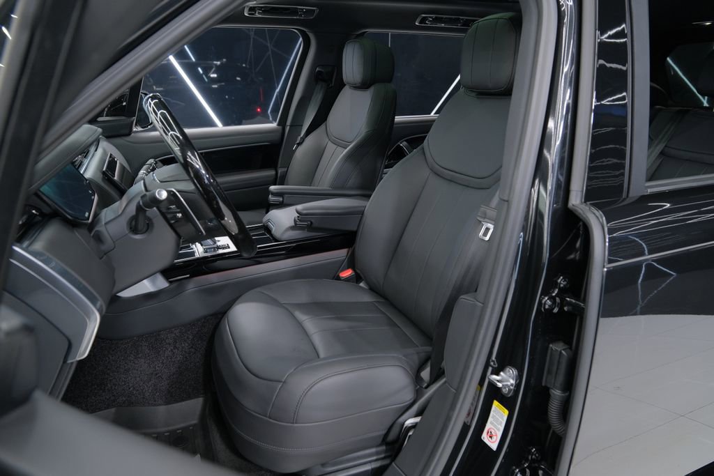 Used 2026 Land Rover Range Rover Long Wheelbase SE image 23