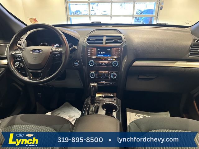 Used 2018 Ford Explorer XLT image 8