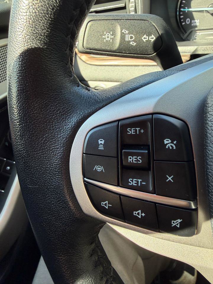 Used 2024 Ford Explorer Limited AWD/4WD image 13