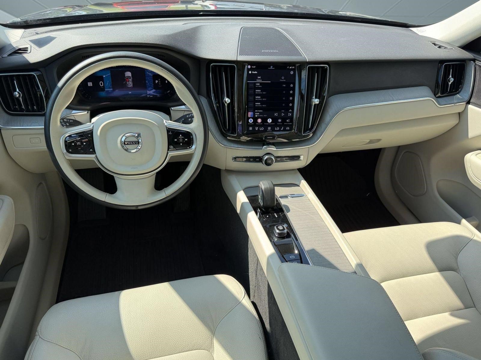 Used 2024 Volvo XC60 B5 Plus w/ Climate Package AWD/4WD image 15