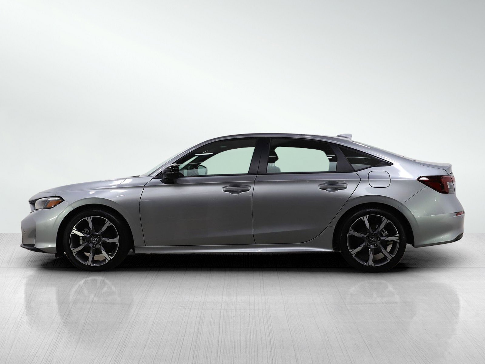 Used 2025 Honda Civic Sport Touring image 2