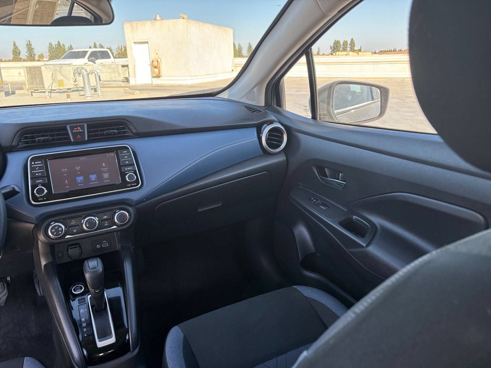 Used 2025 Nissan Versa SV FWD image 32