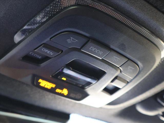 Used 2025 Toyota Corolla XSE FWD image 19