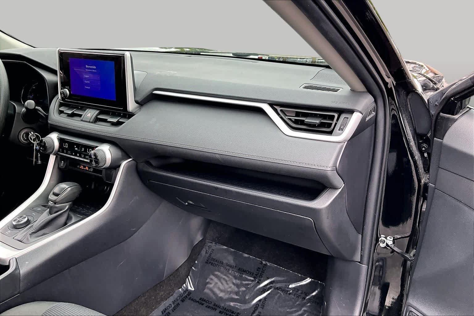 Used 2025 Toyota RAV4 LE AWD/4WD image 18