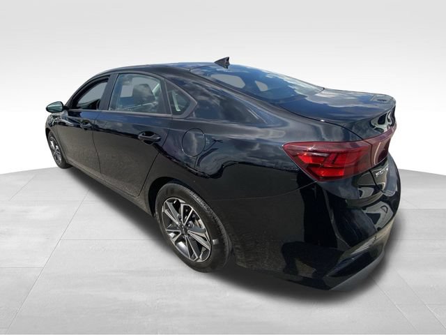 Used 2023 Kia Forte LXS w/ LXS Technology Package FWD image 5