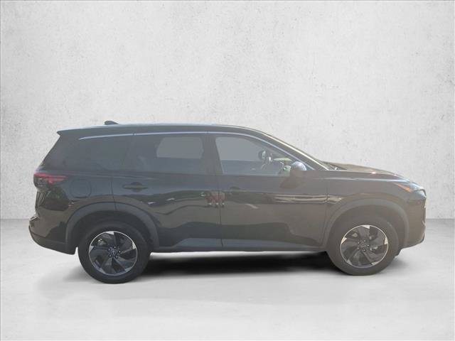 Used 2025 Nissan Rogue SV FWD image 4