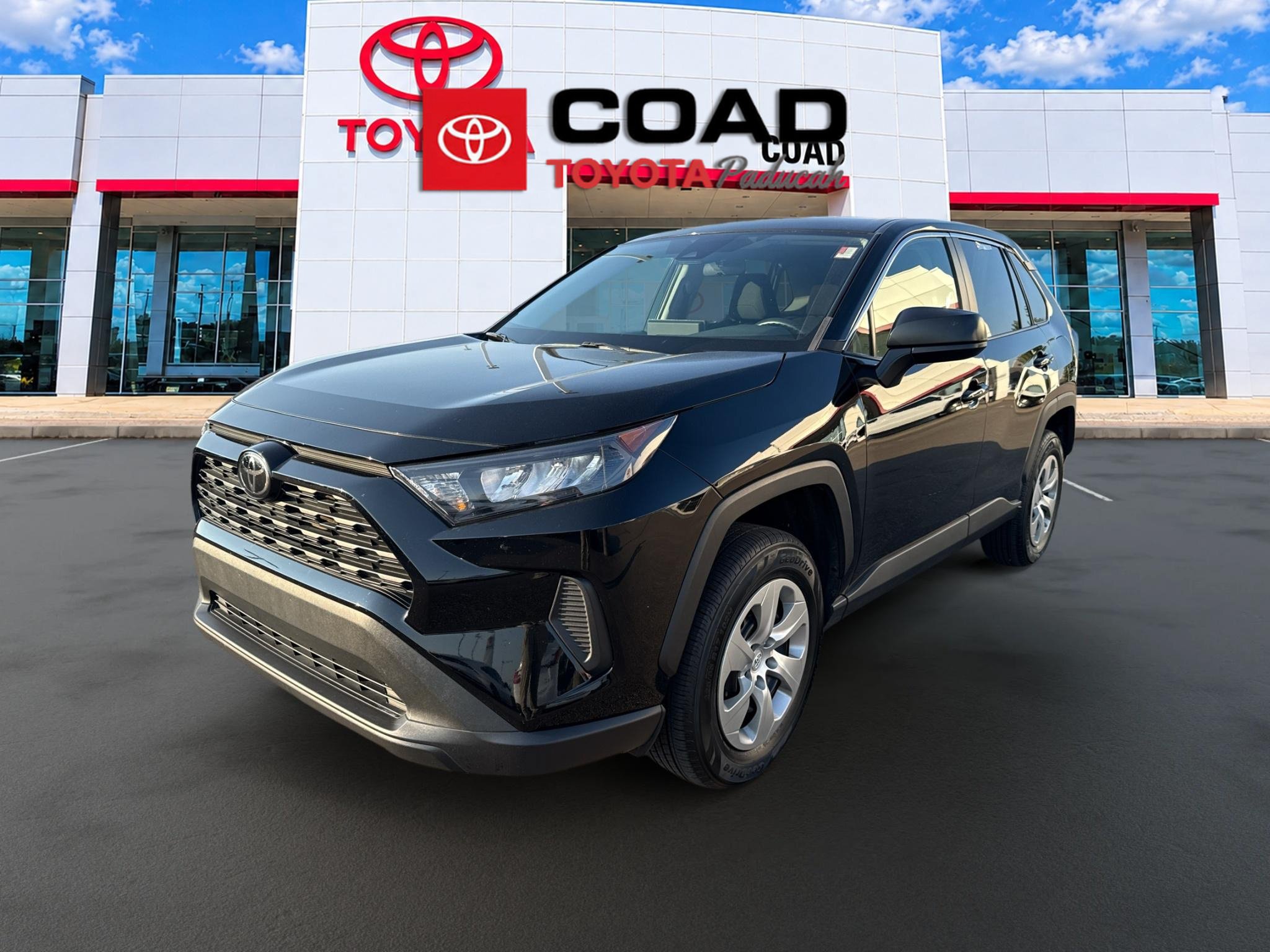 Used 2022 Toyota RAV4 LE FWD image 1