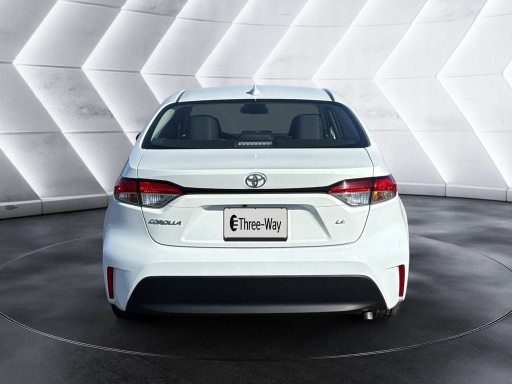 Used 2024 Toyota Corolla LE FWD image 4