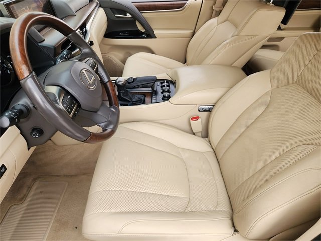 Used 2016 Lexus LX 570 4WD image 11