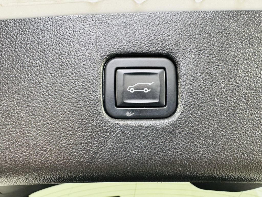 Used 2022 Chevrolet Blazer RS w/ Enhanced Convenience Package FWD image 31