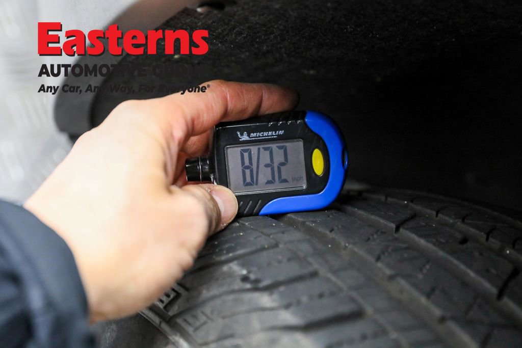 Used 2022 GMC Acadia SLE image 31