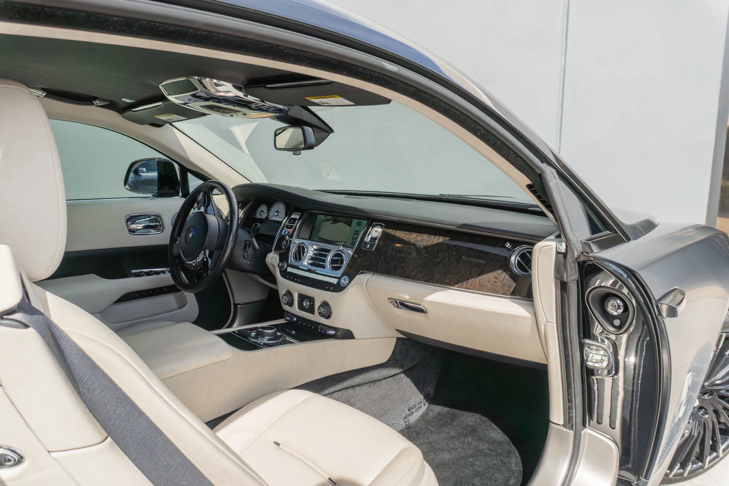 Used 2016 Rolls-Royce Wraith RWD image 65