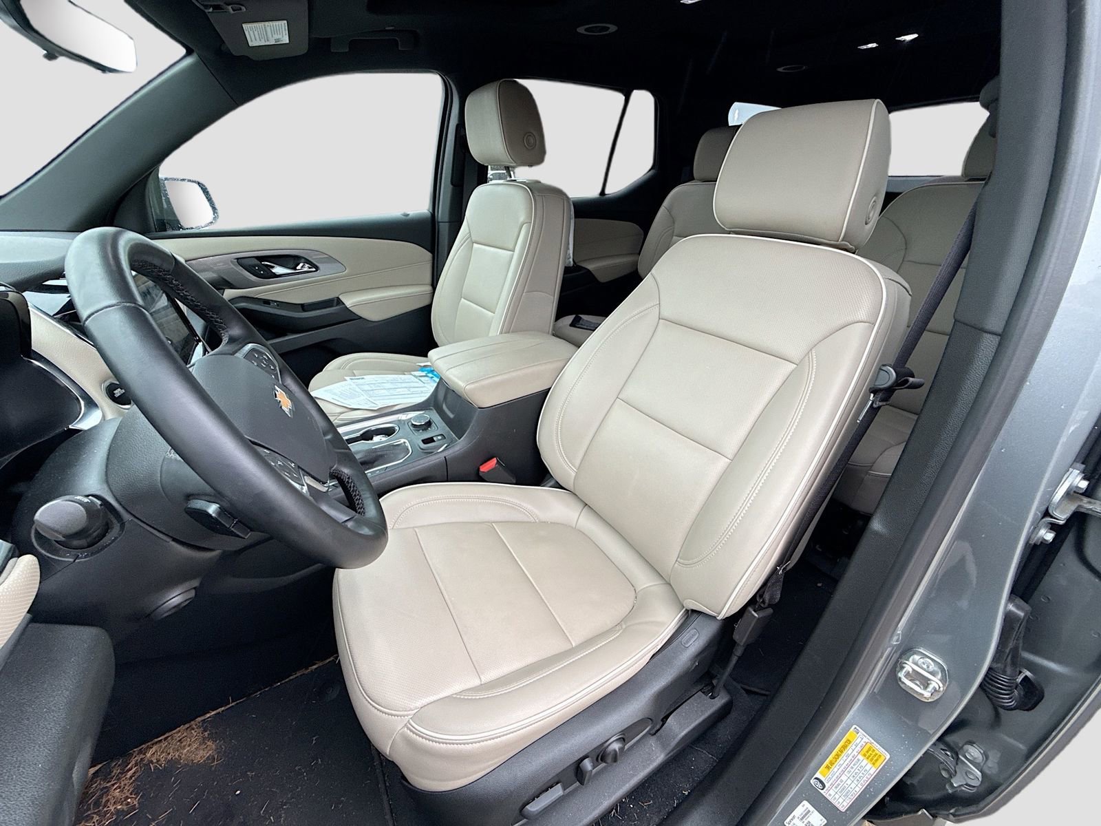 Used 2023 Chevrolet Traverse Premier image 13