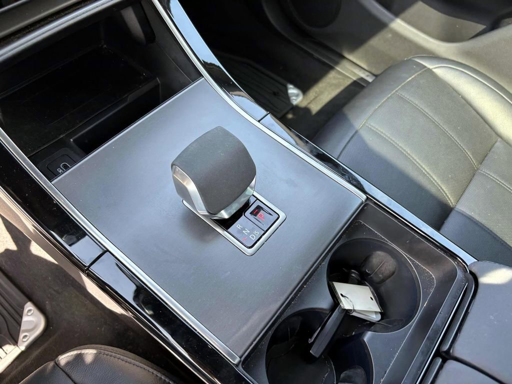 Certified 2024 Land Rover Range Rover Evoque Dynamic SE image 18