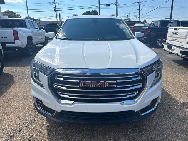 Used 2022 GMC Terrain SLT w/ Infotainment Package II image 2