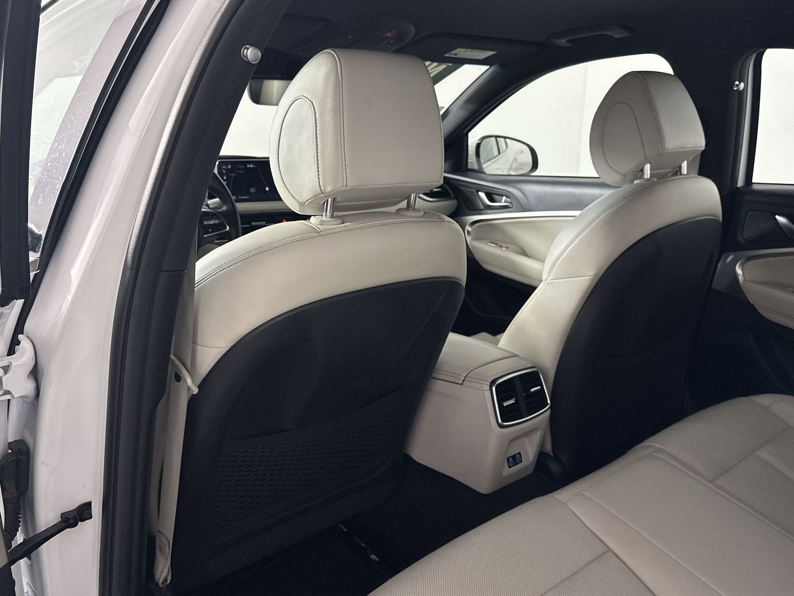 Used 2025 Genesis G70 2.5T RWD image 24