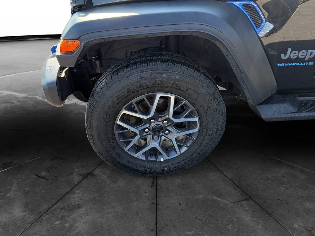 Used 2023 Jeep Wrangler Unlimited AWD/4WD image 14