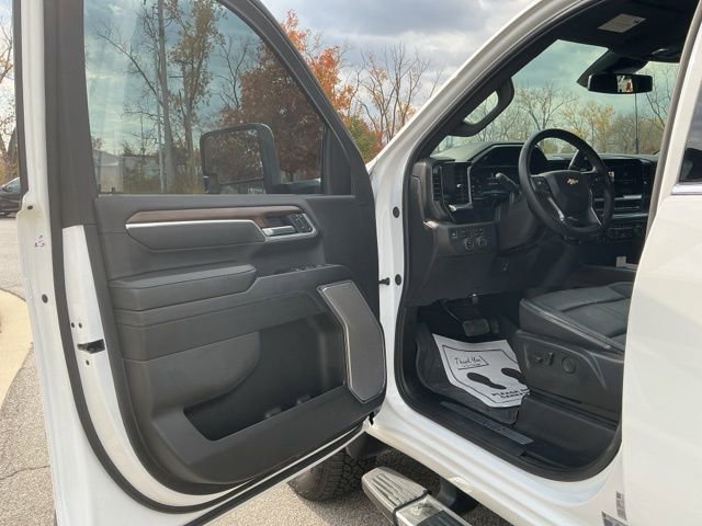 Used 2025 Chevrolet Silverado 2500 High Country image 20