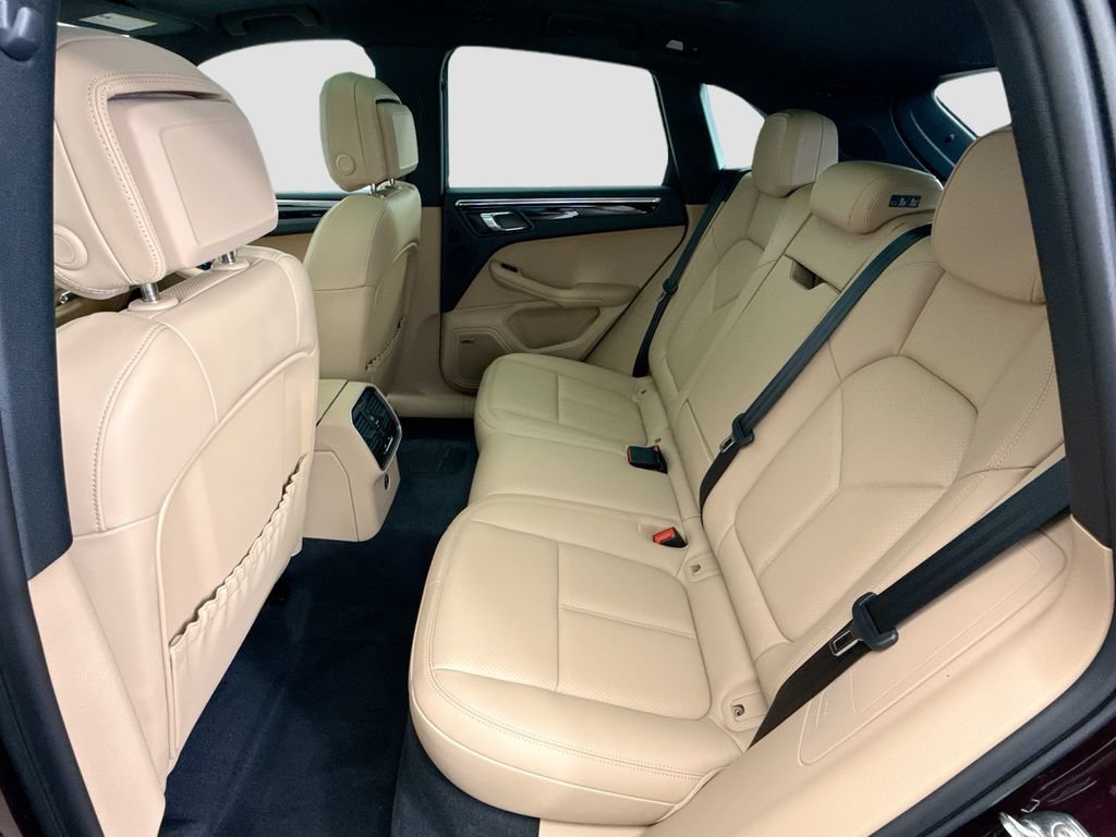 Used 2026 Porsche Macan AWD/4WD image 19