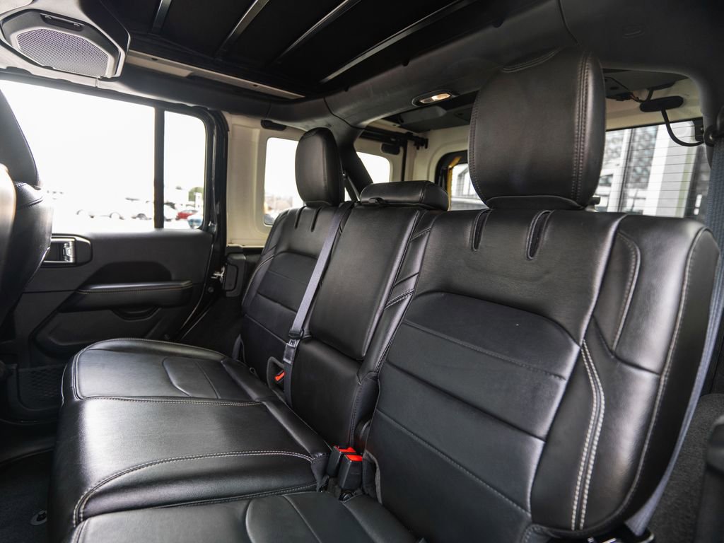 Used 2023 Jeep Wrangler Unlimited Sahara w/ Cold Weather Group AWD/4WD image 33