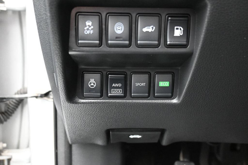 Used 2018 Nissan Rogue SL AWD/4WD image 22