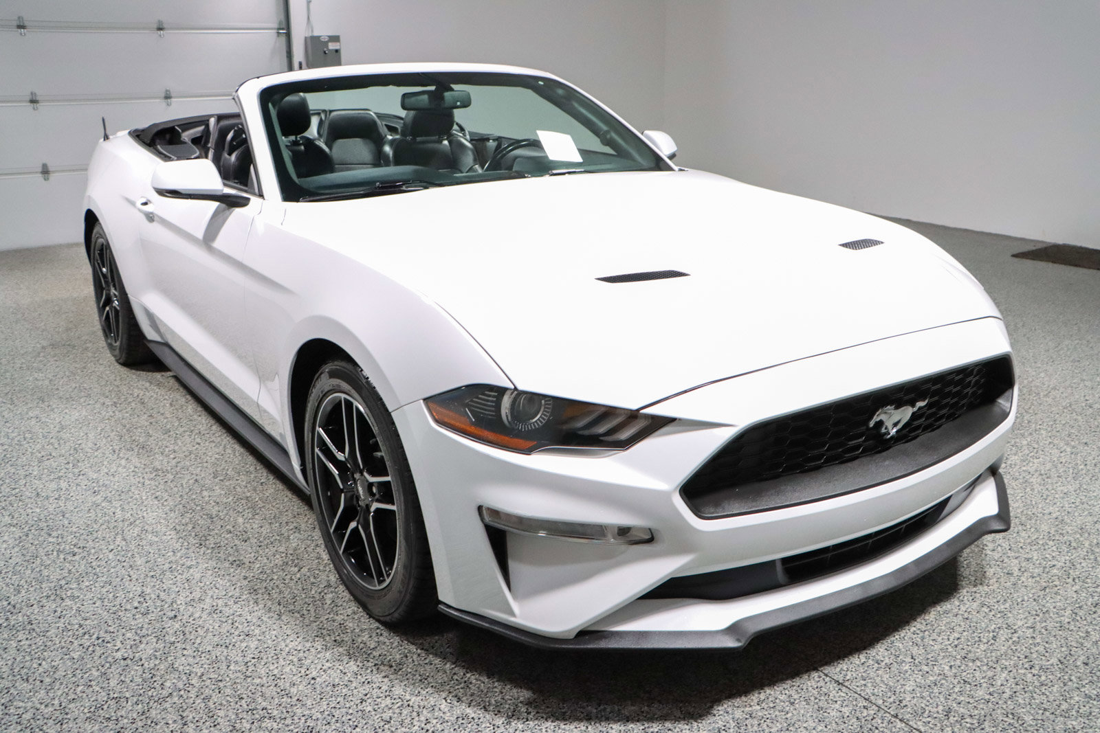 Used 2020 Ford Mustang Premium image 5