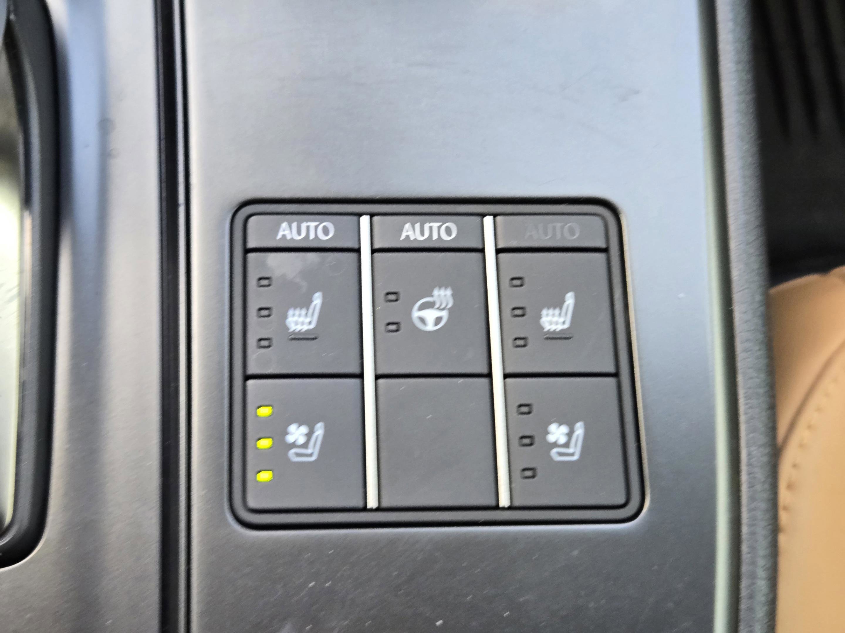 Used 2025 Lexus UX 300h FWD w/ Cold Area Package image 16