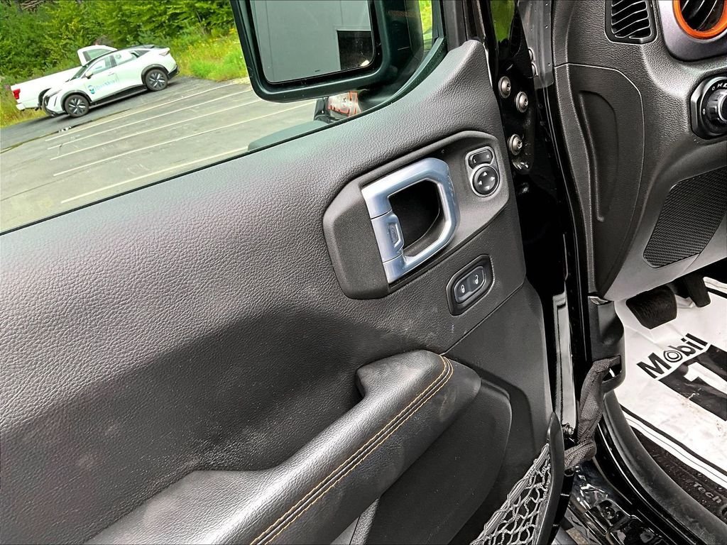 Used 2021 Jeep Gladiator Mojave AWD/4WD image 11