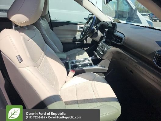 Used 2020 Ford Explorer Platinum w/ Premium Technology Package AWD/4WD image 8