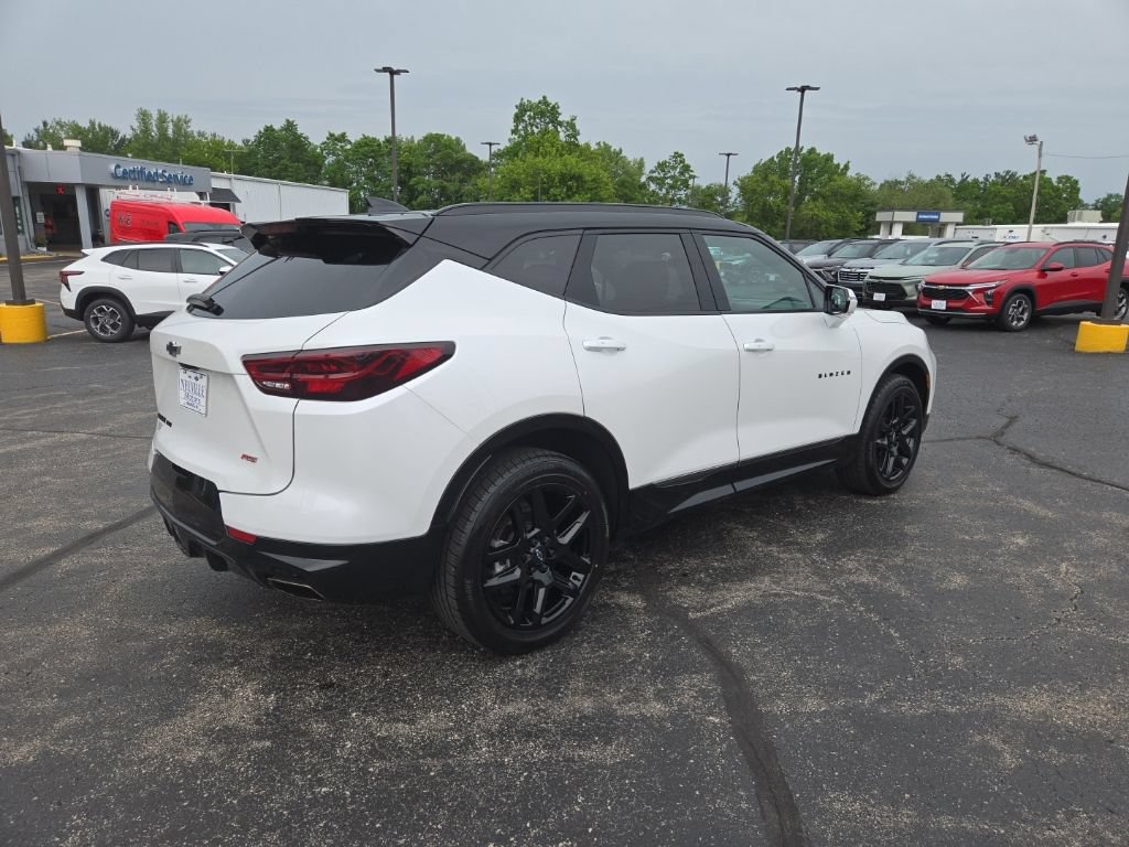 Certified 2023 Chevrolet Blazer RS w/ Driver Confidence II Package AWD/4WD image 3