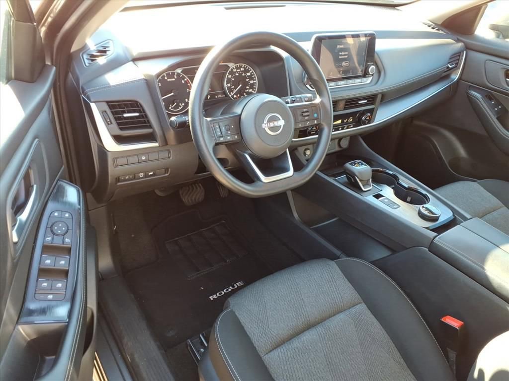 Used 2024 Nissan Rogue SV image 13