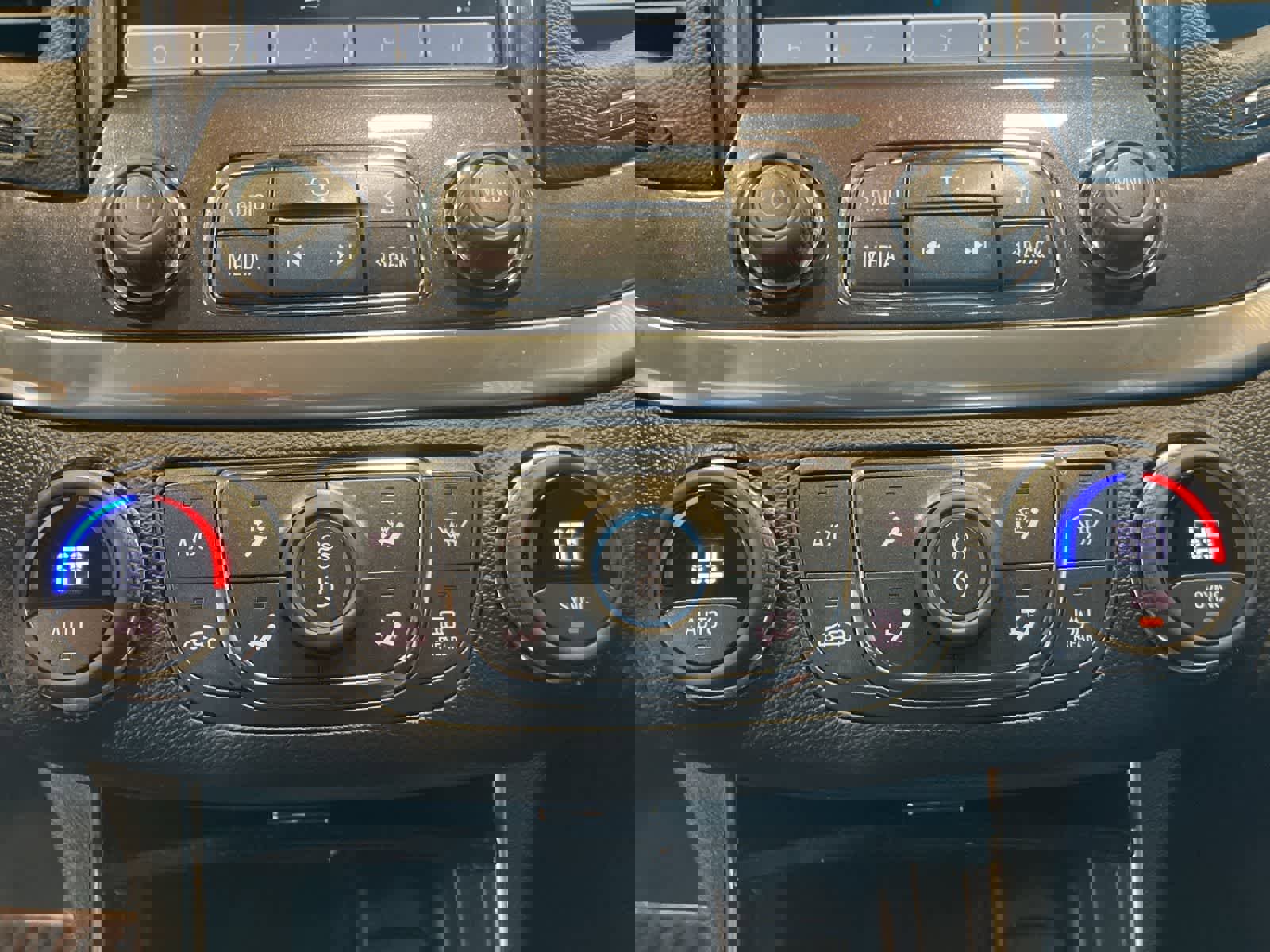 Used 2016 Chevrolet Impala LT image 17