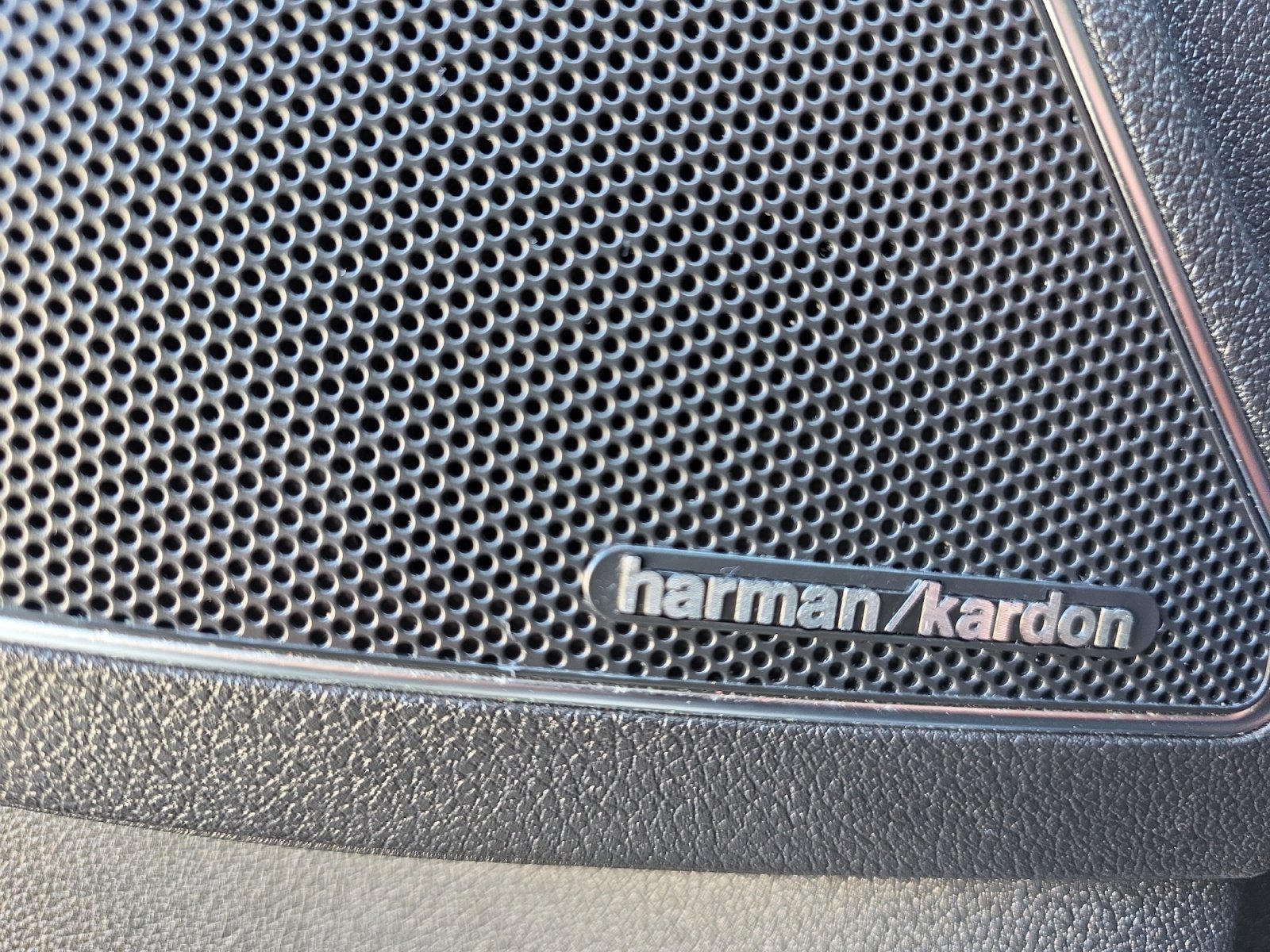 Used 2019 Kia Sorento SX w/ SX Touring Package image 23