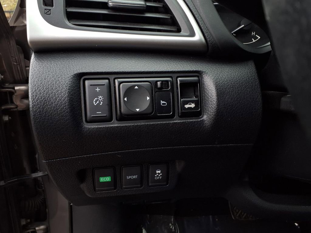 Used 2017 Nissan Sentra SV image 14