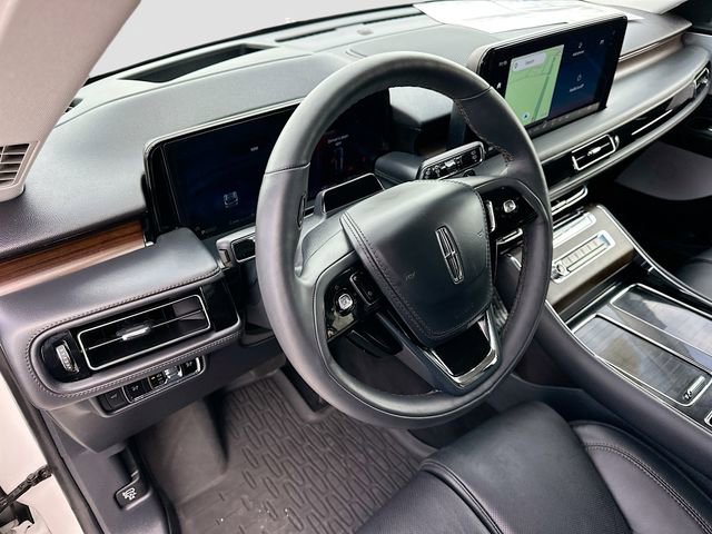 Used 2025 Lincoln Aviator Reserve w/ Luxury Package RWD image 9