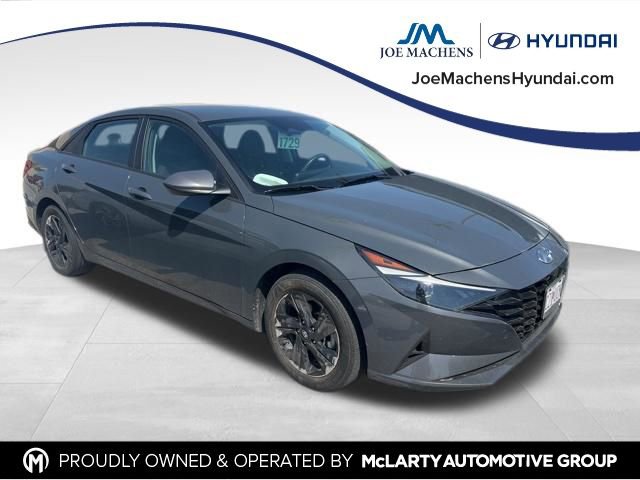 Used 2023 Hyundai Elantra Blue image 9