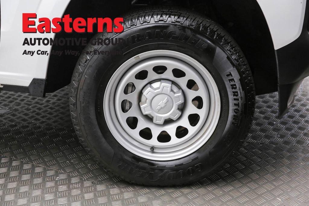 Used 2024 Chevrolet Colorado W/T w/ Technology Package image 31