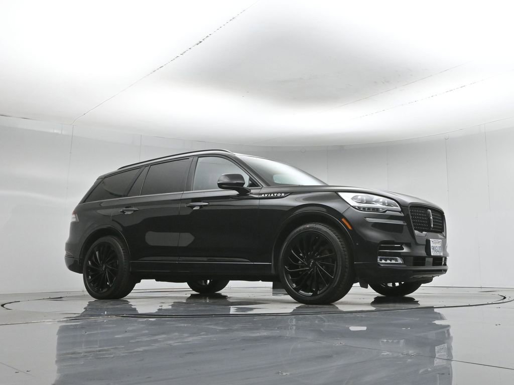 Used 2022 Lincoln Aviator Reserve w/ Equipment Group 201A AWD/4WD image 3
